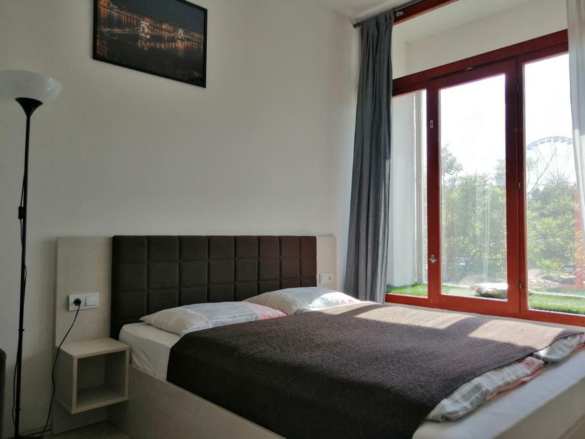 Zoom-Budapest Apartments Bagian luar foto